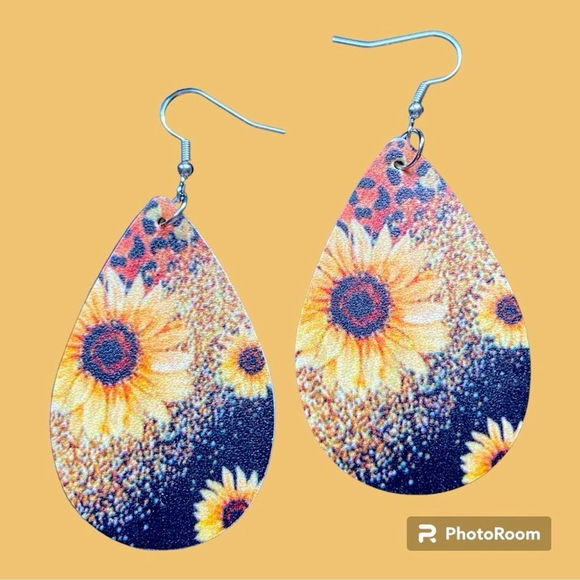SUNFLOWER LEOPARD PRINT FAUX LEATHER TEARDROP EARRINGS - Picture 6 of 6
